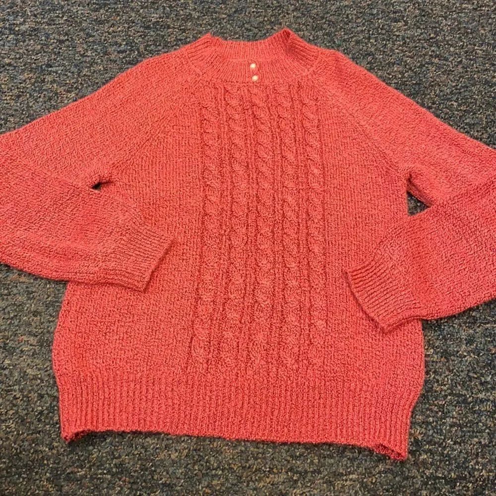Carolyn Taylor Pink Pearl Accent Sweater sz. Medium Petite